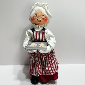 Vintage 2004 ANNALEE Doll Mrs Claus Baking Tray Gingerbread COOKIES Standing 14"